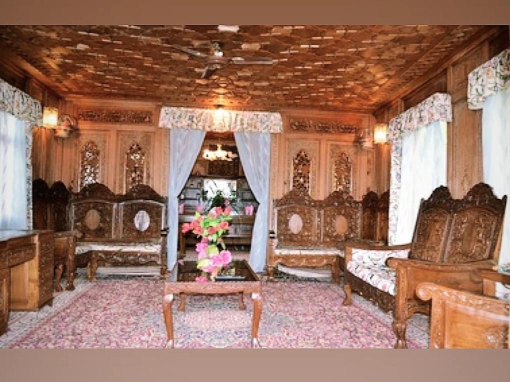 Hotel Iram Houseboats à Srīnagar Extérieur photo