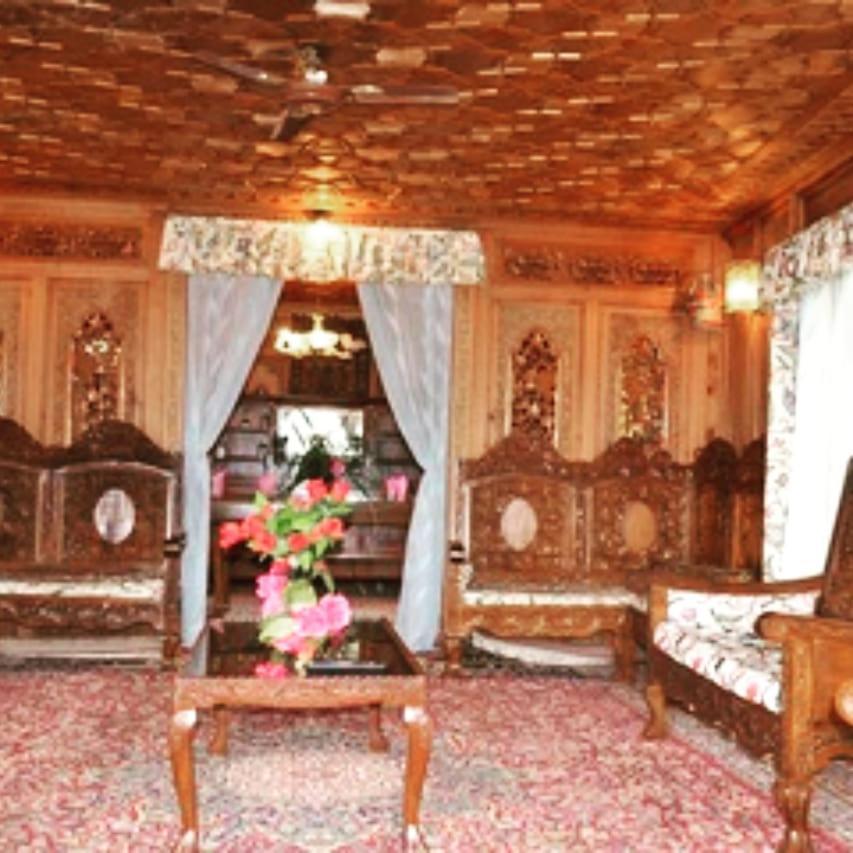 Hotel Iram Houseboats à Srīnagar Extérieur photo